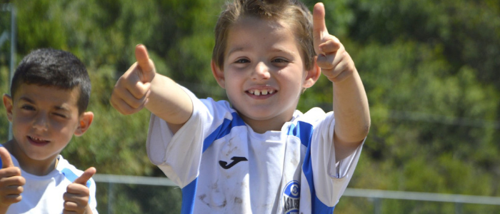 Ceriale bambino felice calcio settore giovanile e scuola calcio